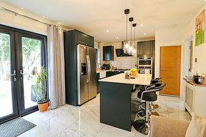 Kitchen- click for photo gallery
